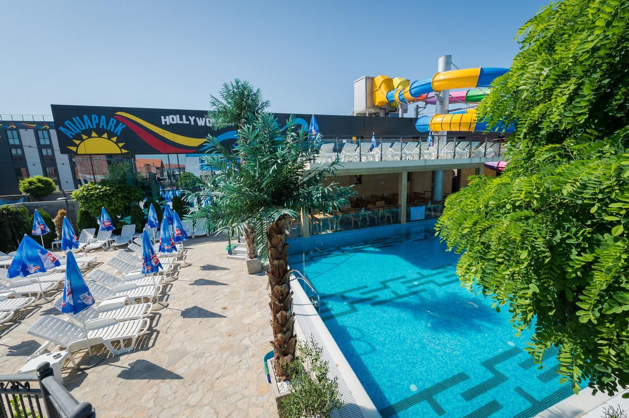 Garni Hotel Hollywoodland Wellness & Aquapark Belgrad Exteriör bild