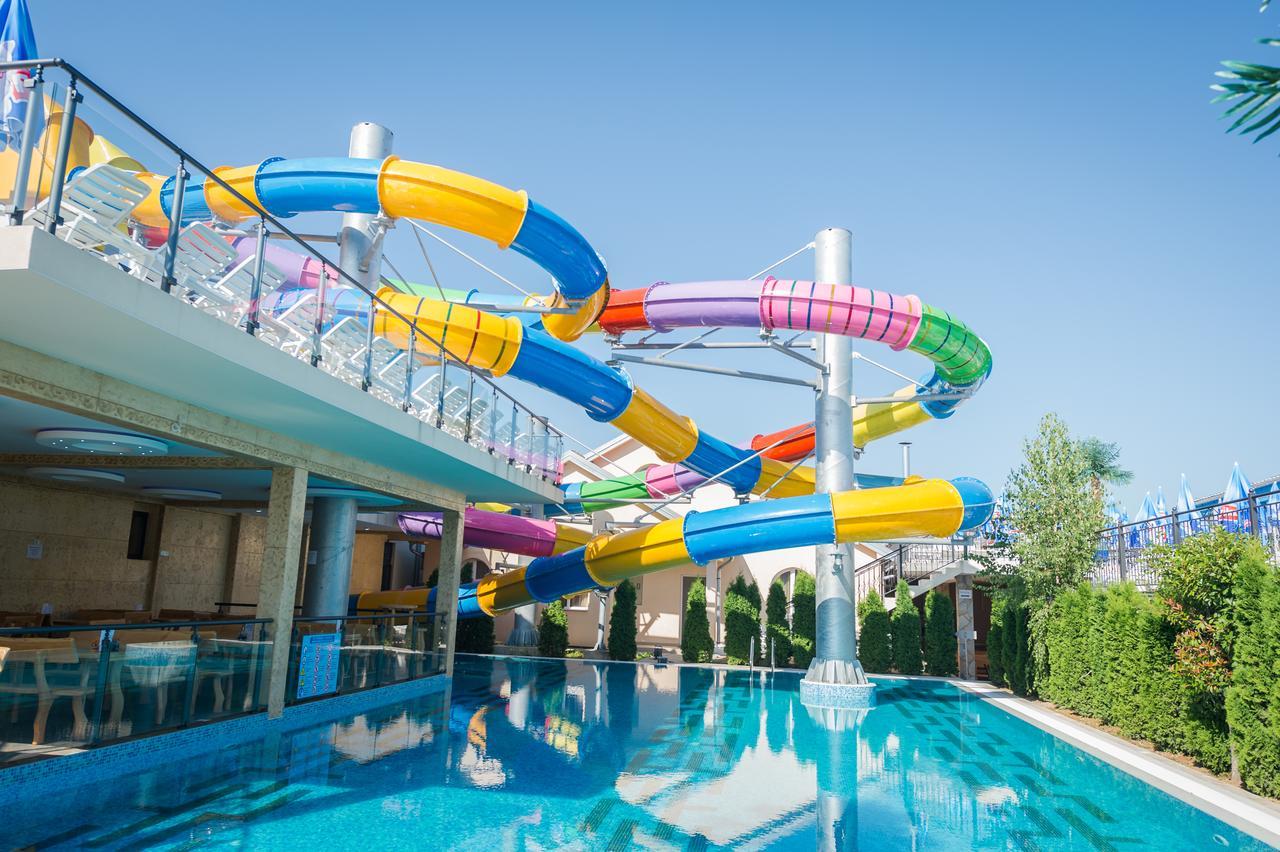Garni Hotel Hollywoodland Wellness & Aquapark Belgrad Exteriör bild