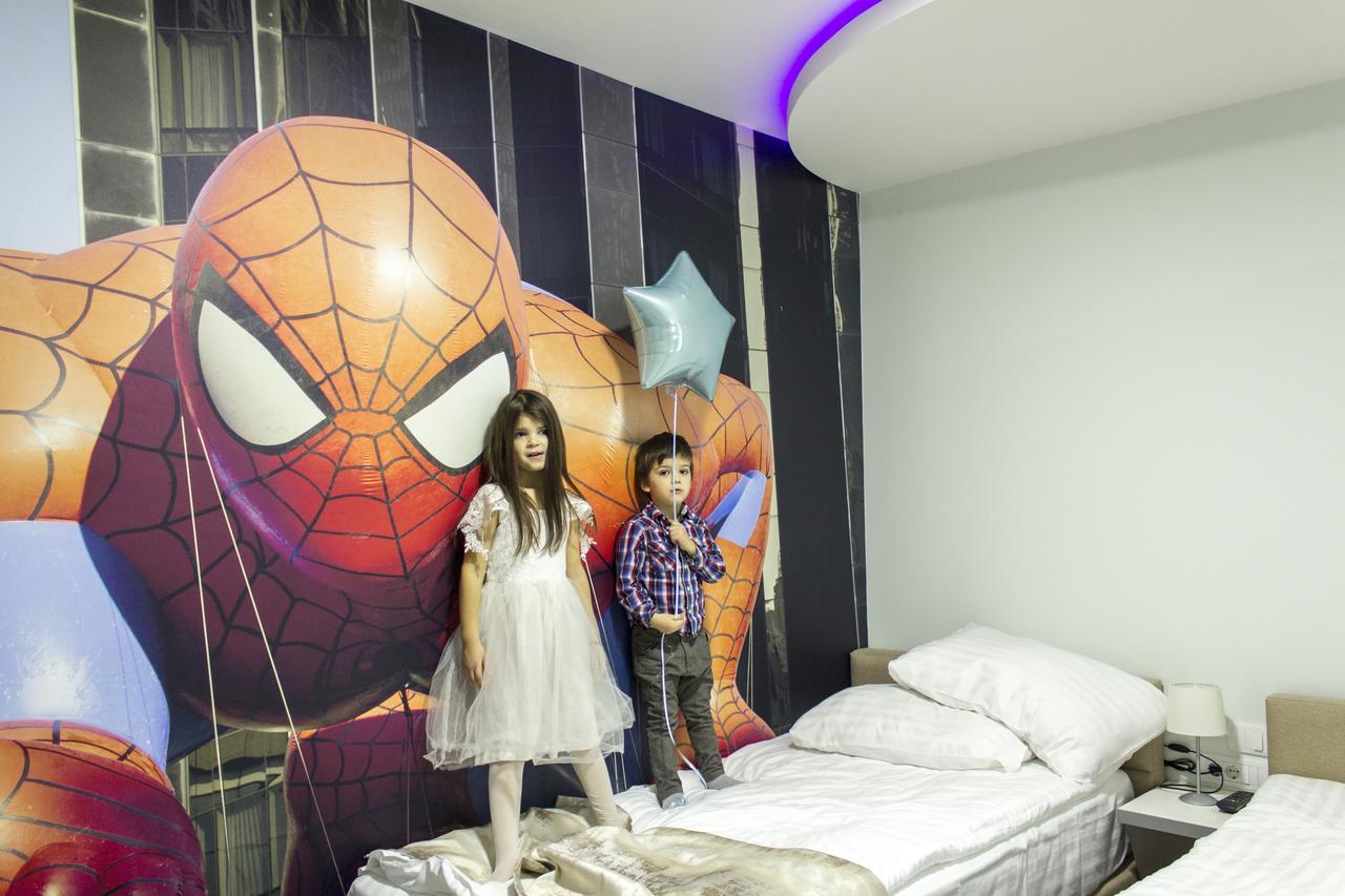 Garni Hotel Hollywoodland Wellness & Aquapark Belgrad Exteriör bild