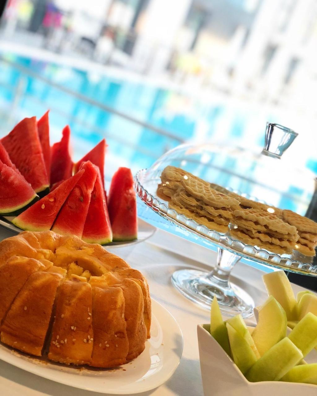 Garni Hotel Hollywoodland Wellness & Aquapark Belgrad Exteriör bild